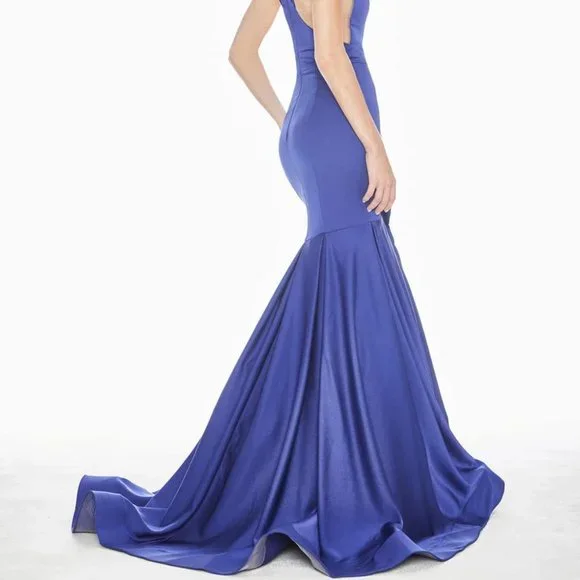 Ashley Lauren Form Fitted Mermaid Dress - Picture 4 of 6